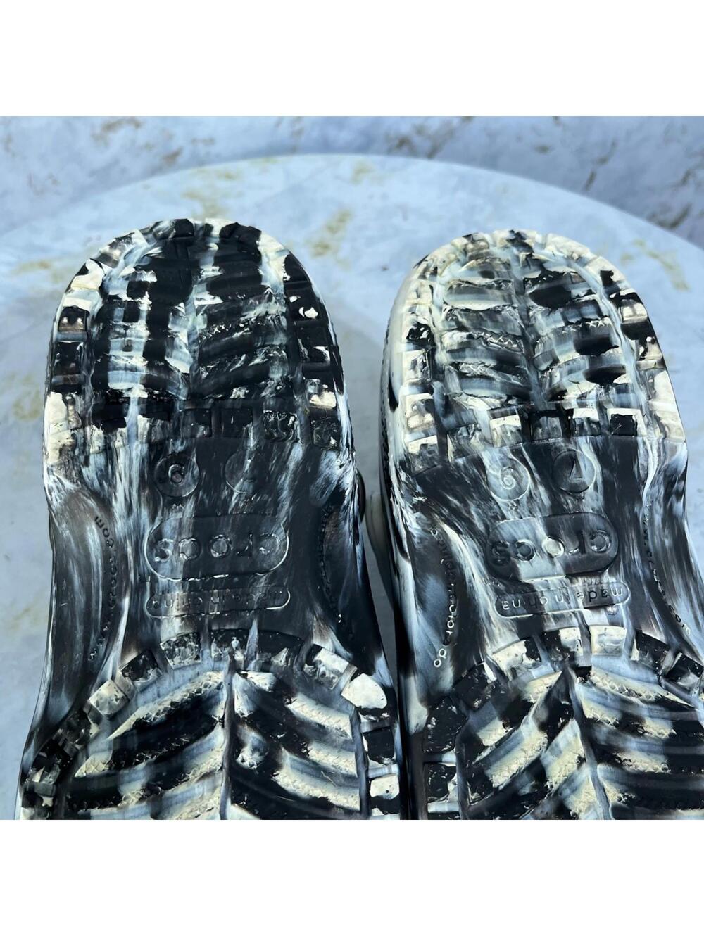 Crocs Classic Womens Sz 9 Shoes Black White Slides Comfort Casual Marbled Sandal - Picture 10 of 10